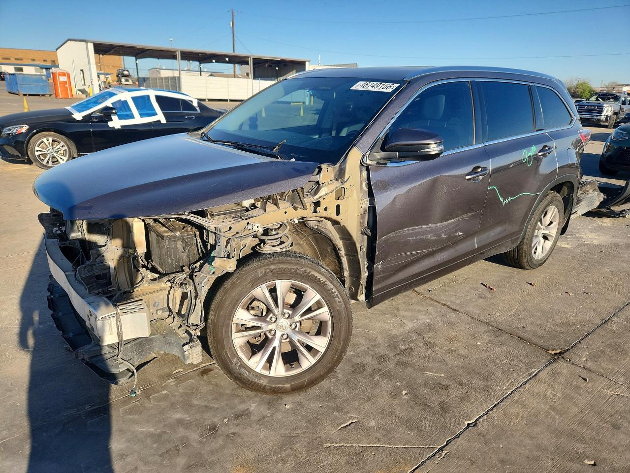 Salvage Toyota Highlander Image