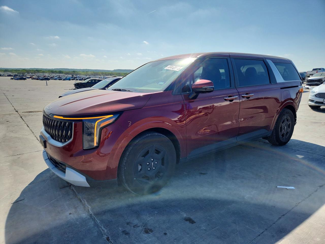 Salvage Kia Carnival Image