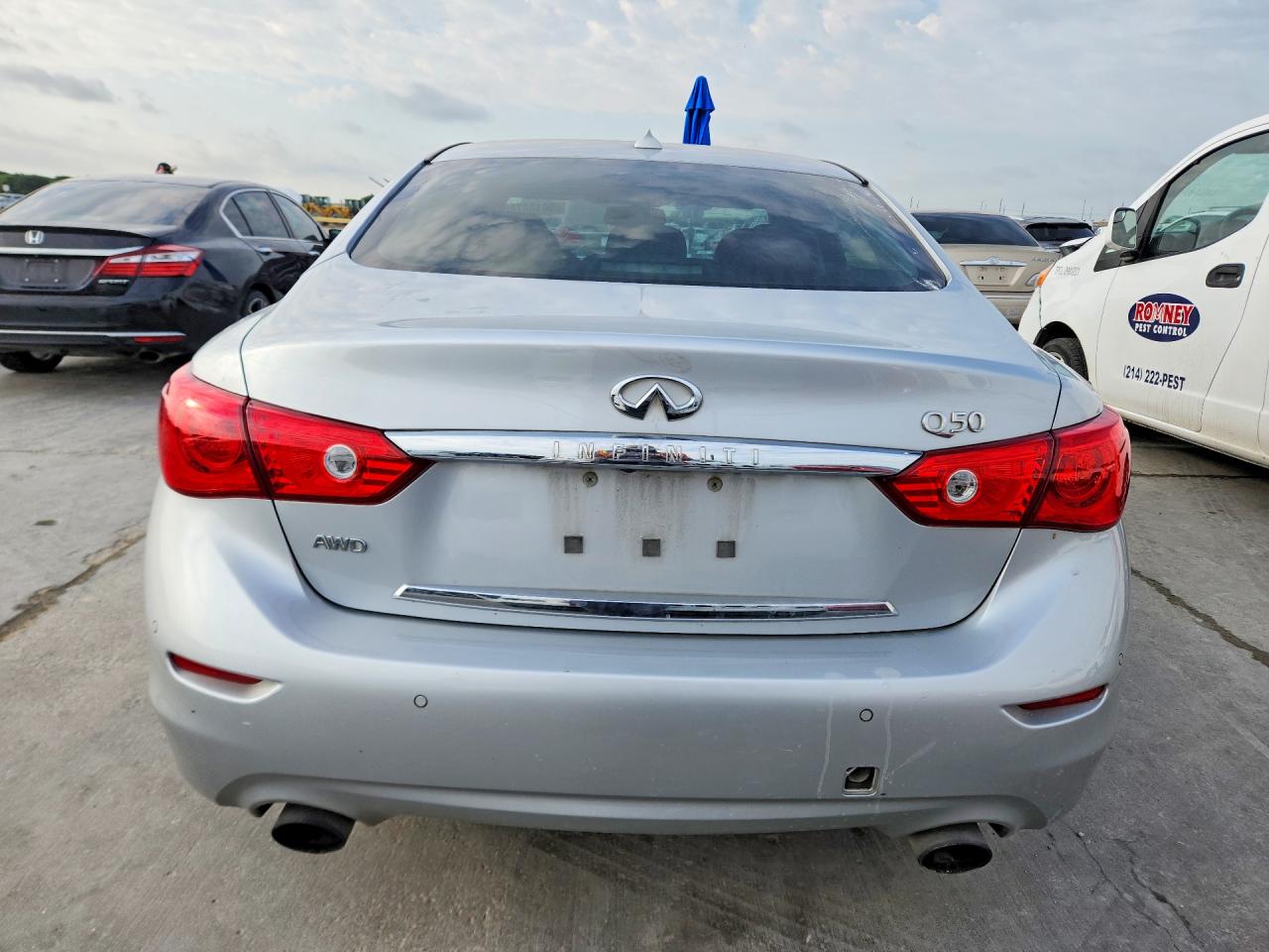 INFINITI Q50 3.0t P 3.0t Premium