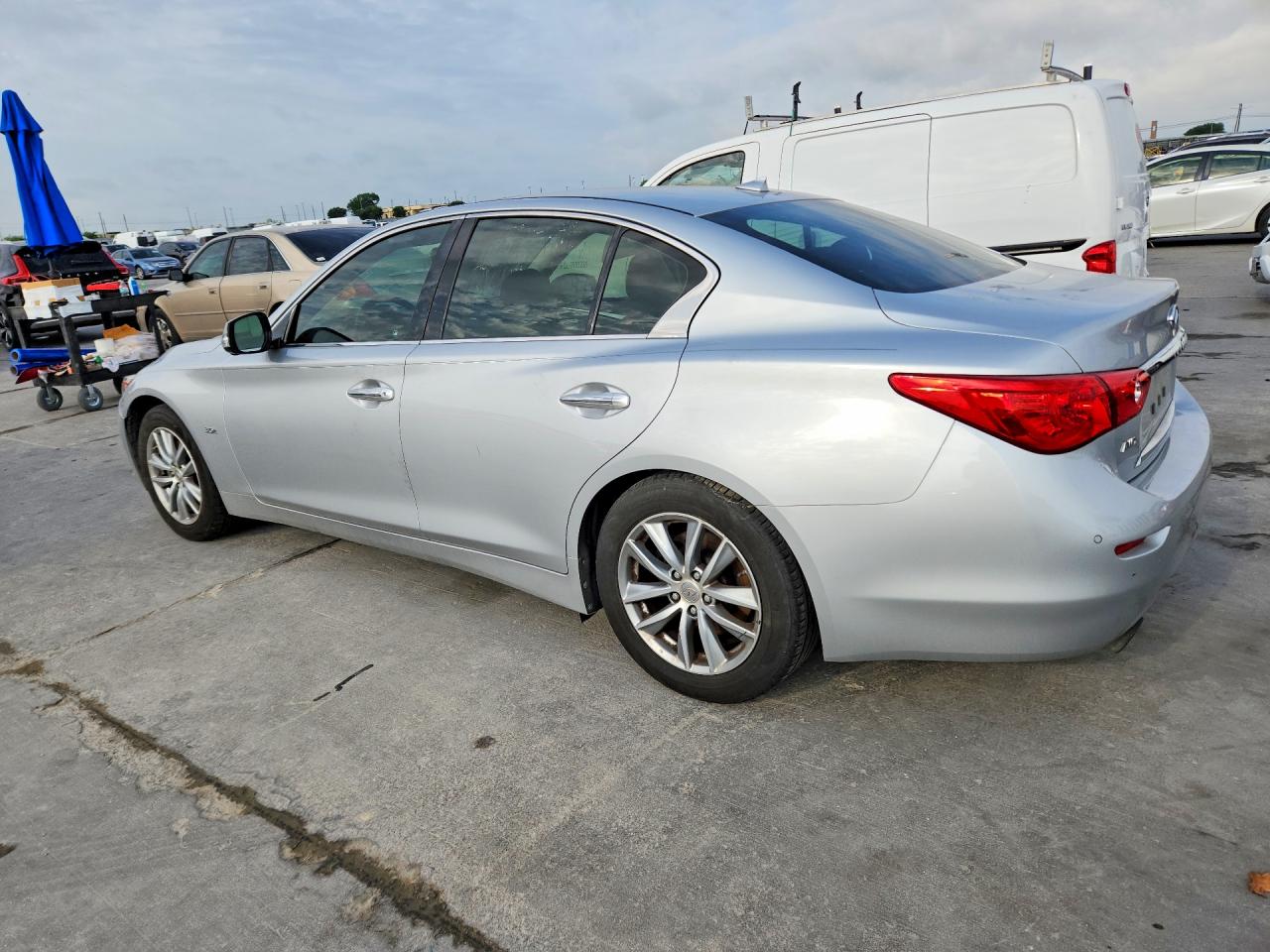 INFINITI Q50 3.0t P 3.0t Premium