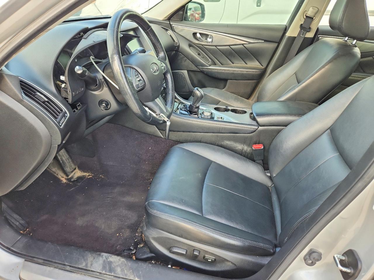 INFINITI Q50 3.0t P 3.0t Premium