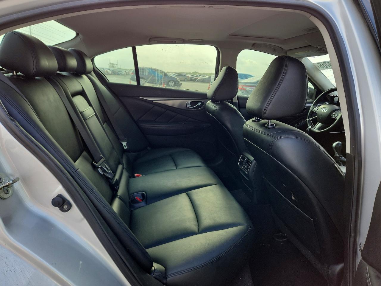 INFINITI Q50 3.0t P 3.0t Premium