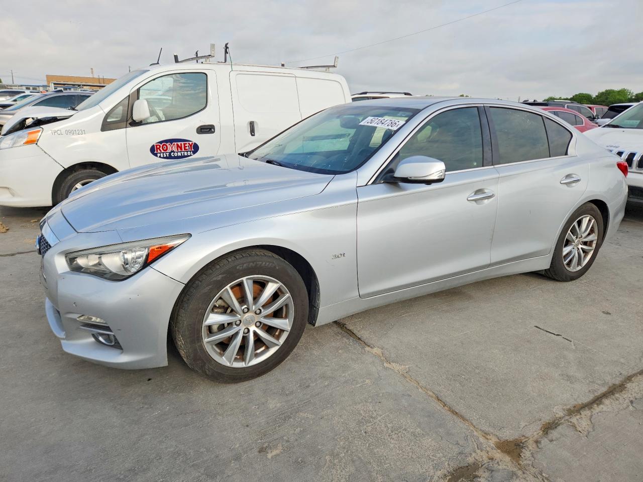 Salvage INFINITI Q50 Image