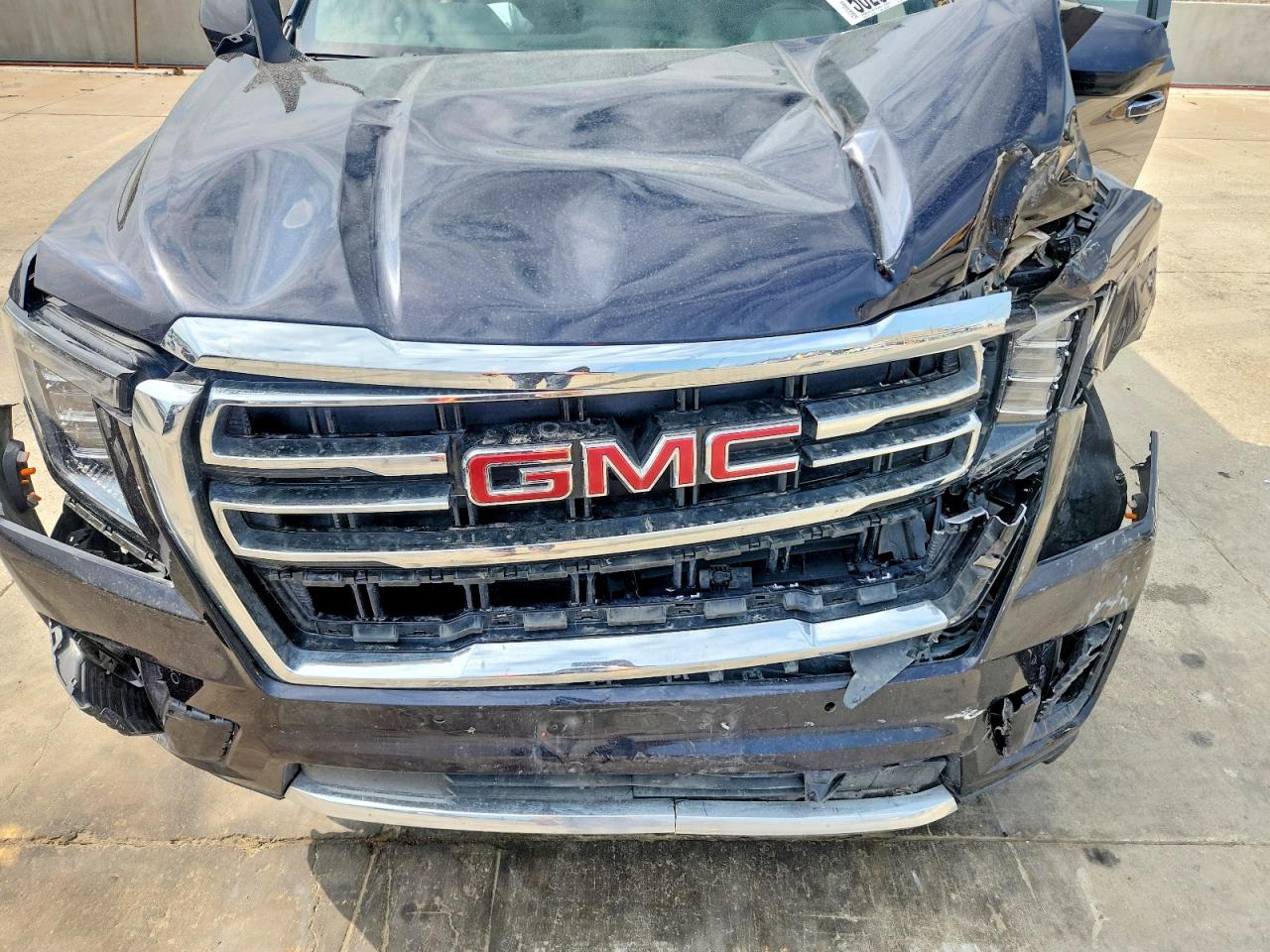 GMC Yukon C1500 Slt