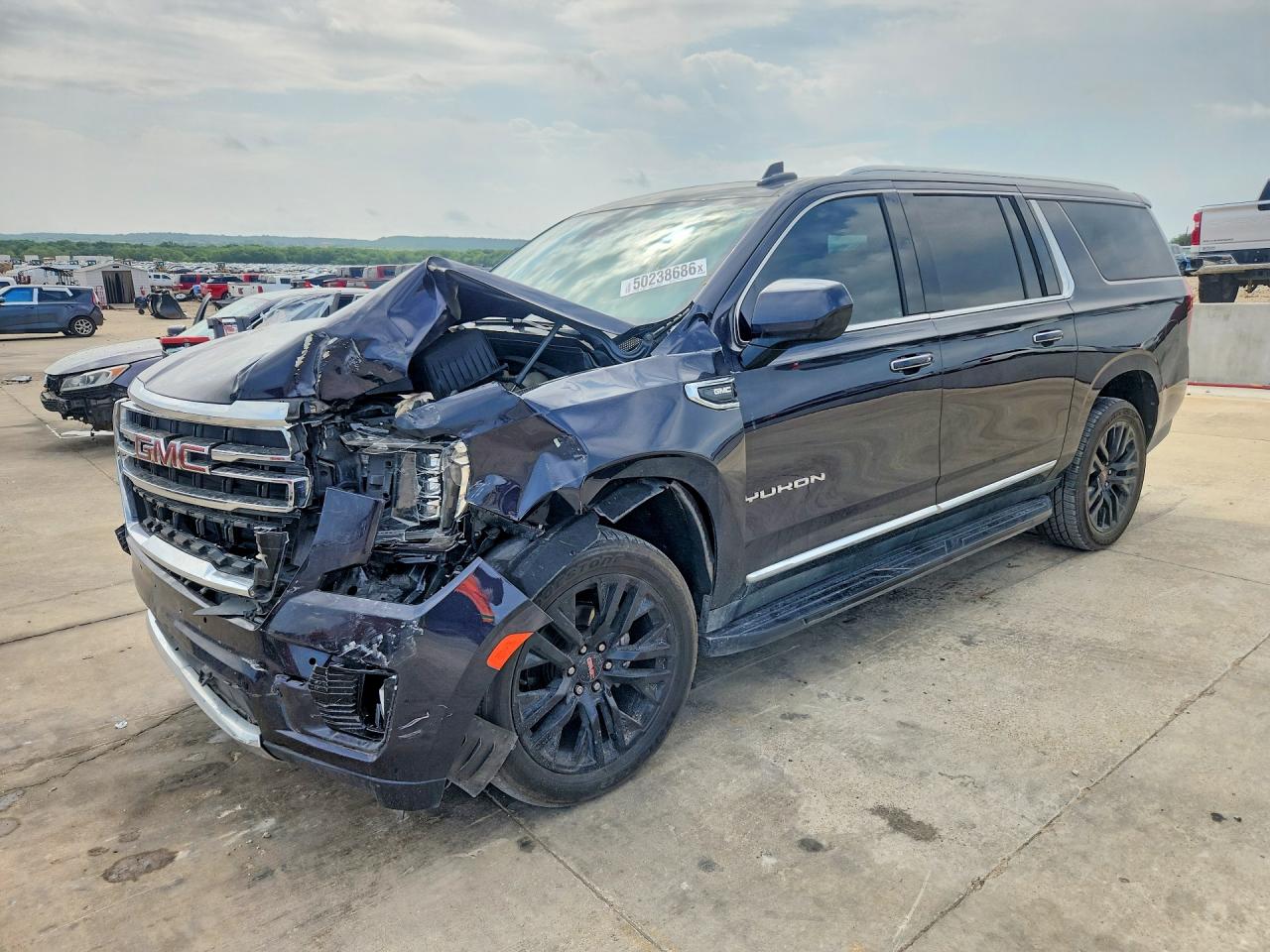 Salvage GMC Yukon Image