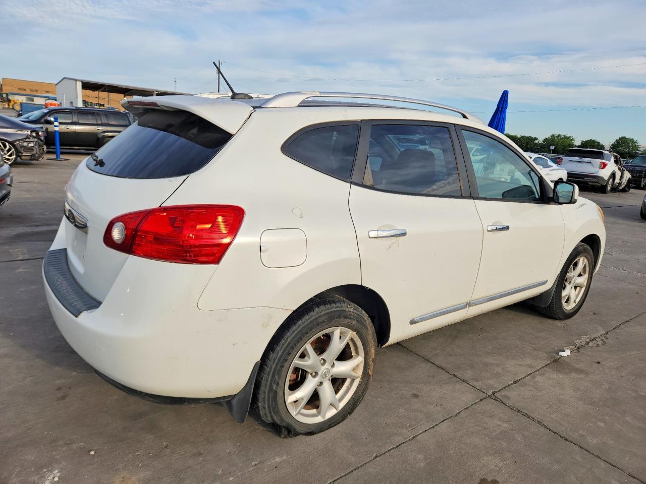 Nissan Rogue S