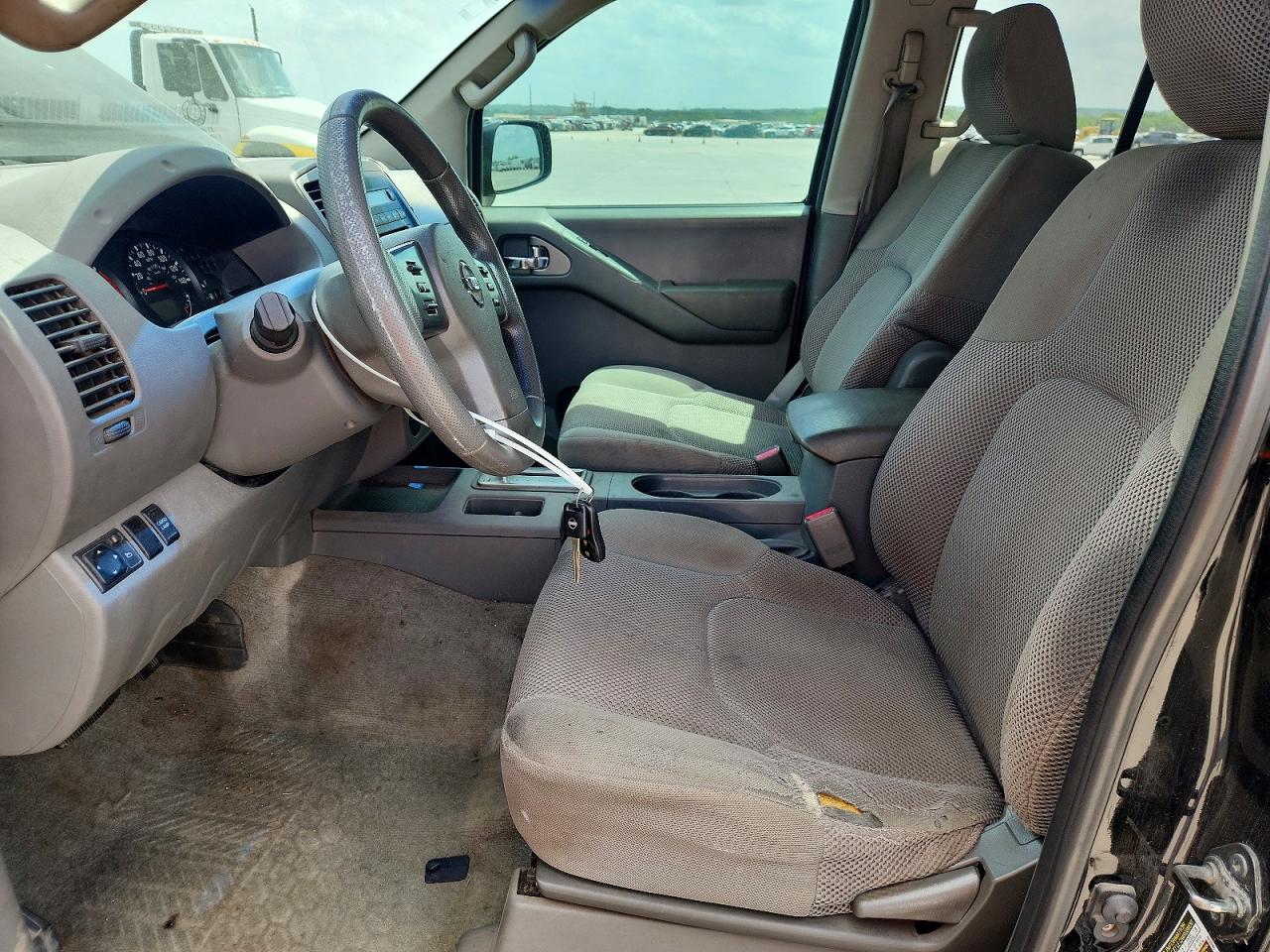 Nissan Frontier S