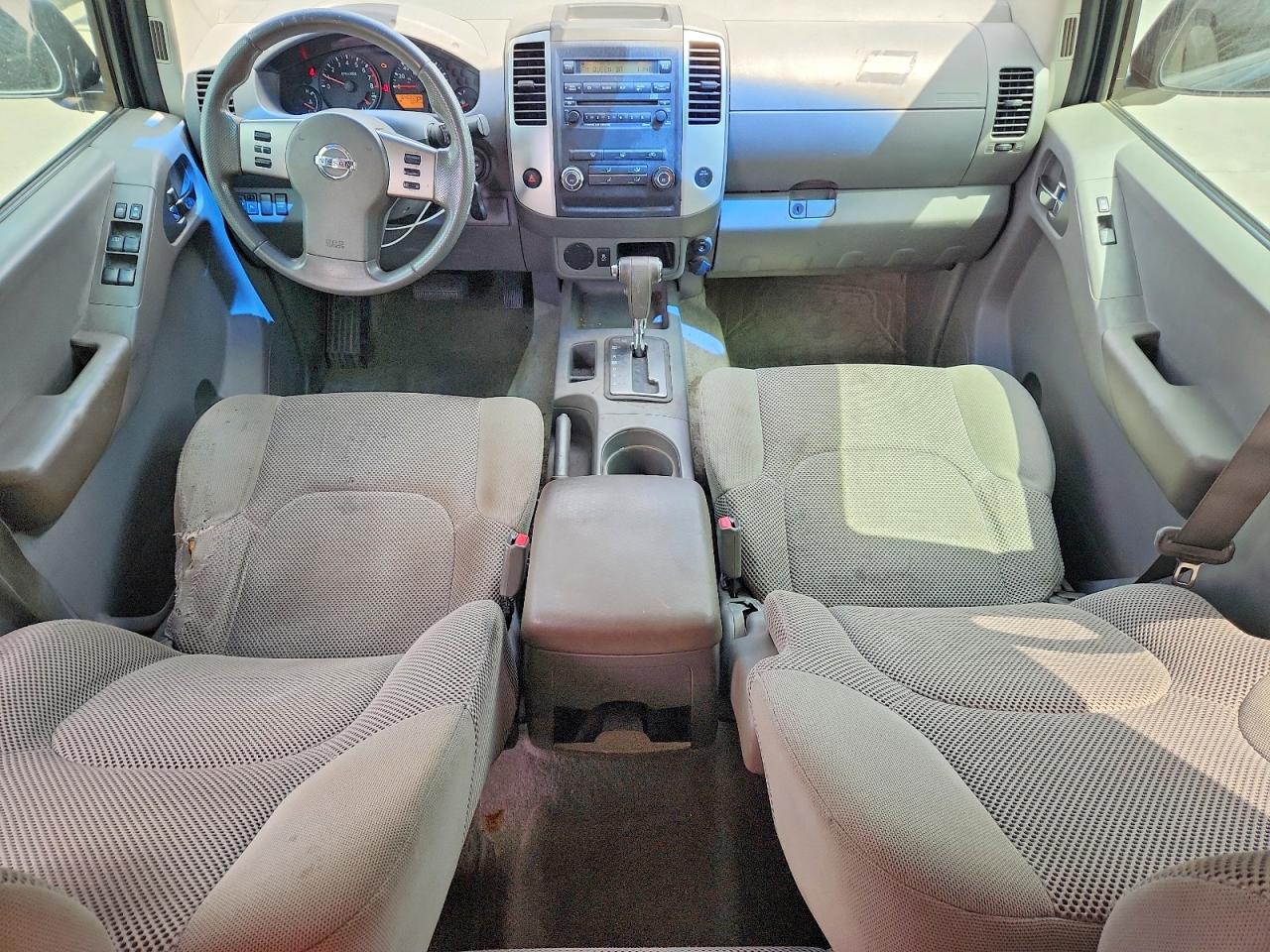 Nissan Frontier S