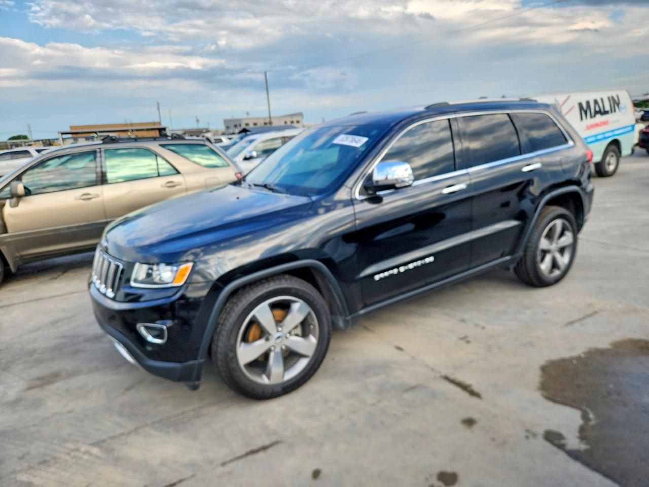 Salvage Jeep Grand Cherokee Image