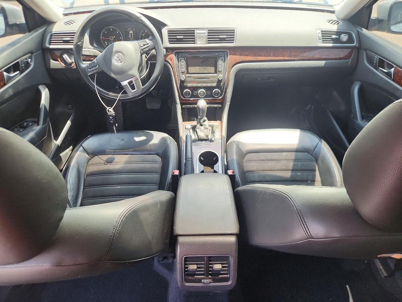 Volkswagen Passat Sel