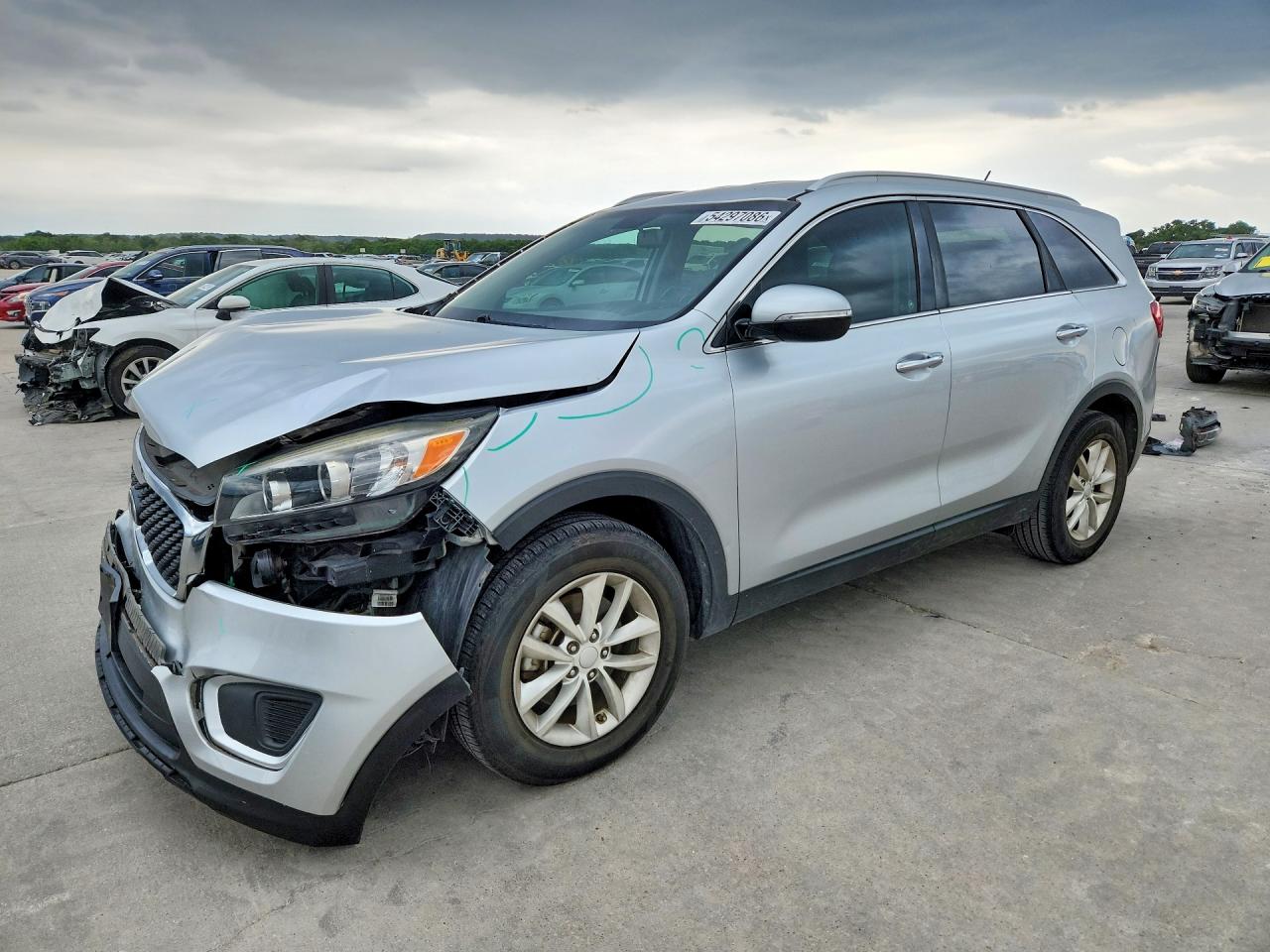 Salvage Kia Sorento Image