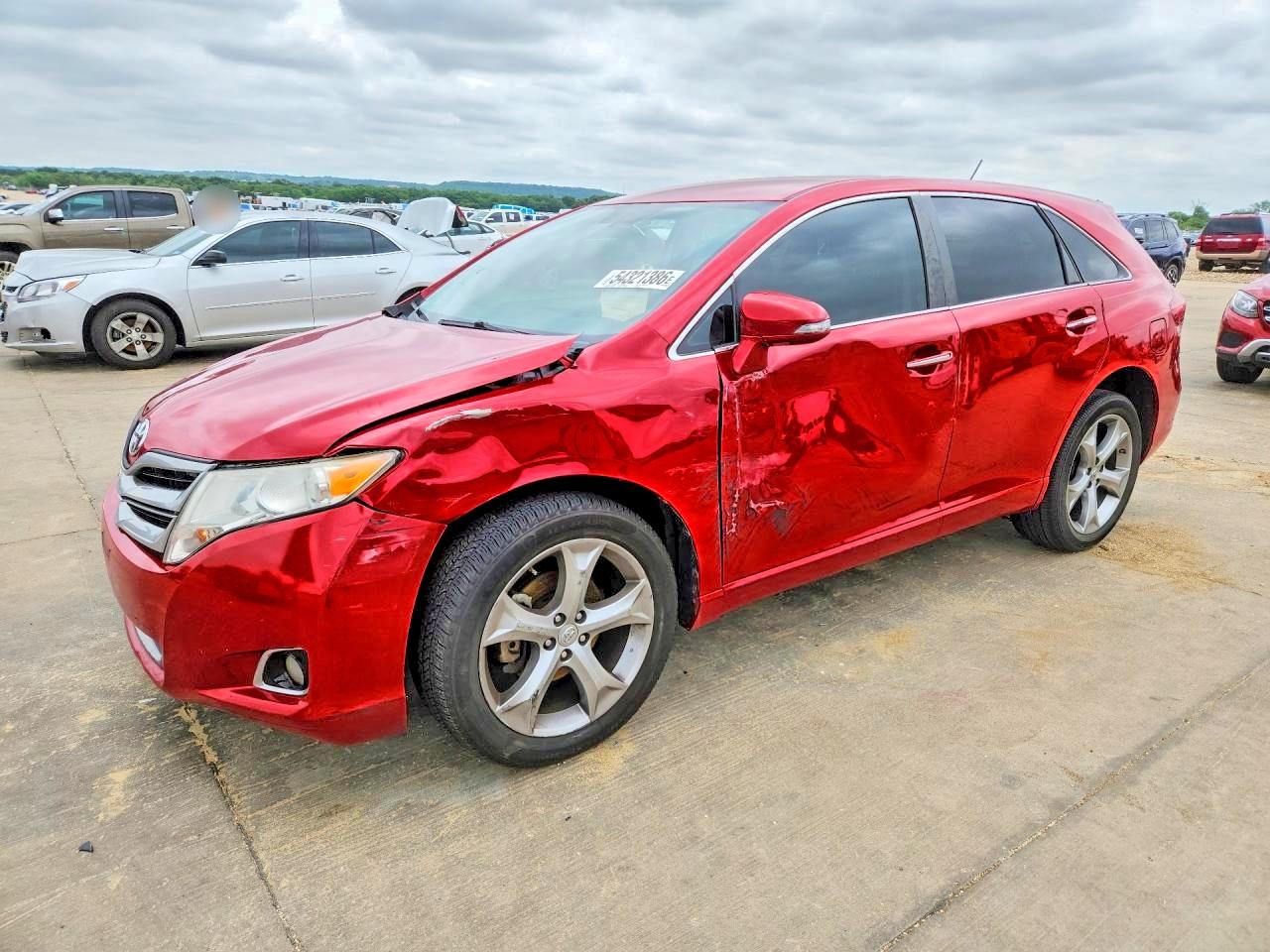 Salvage Toyota Venza Image