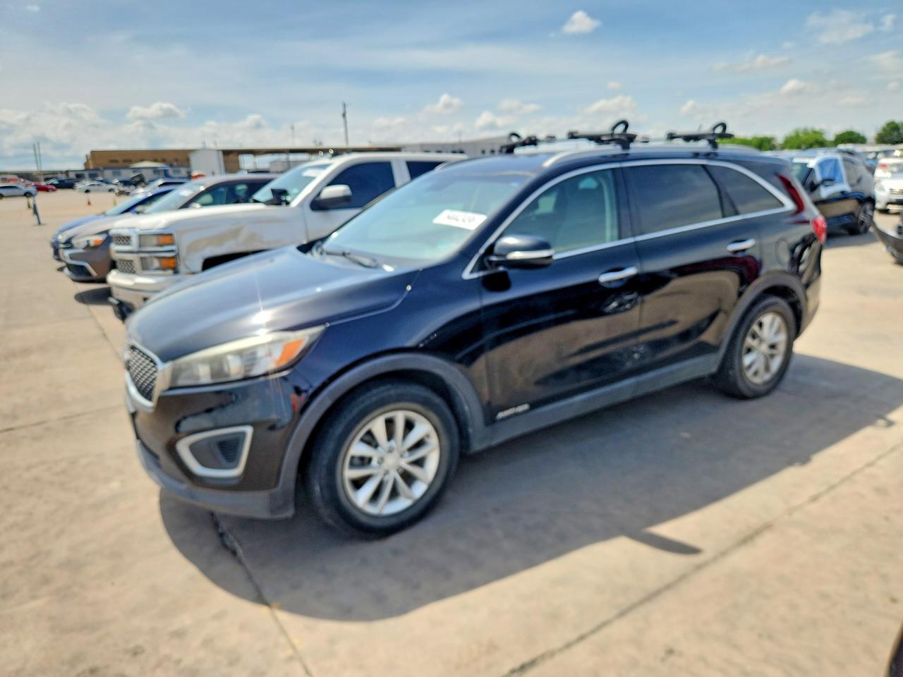 Salvage Kia Sorento Image