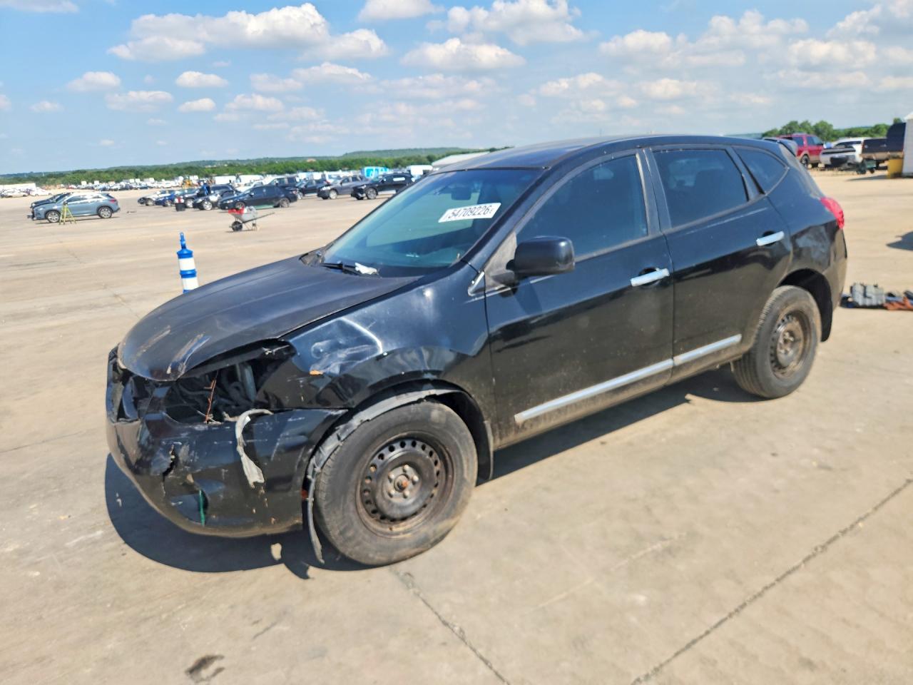 Salvage Nissan Rogue Image