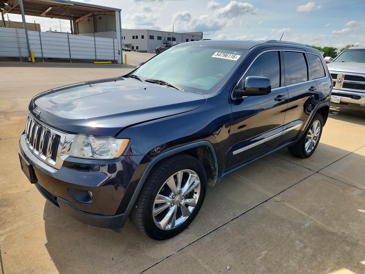 Salvage Jeep Cherokee Image