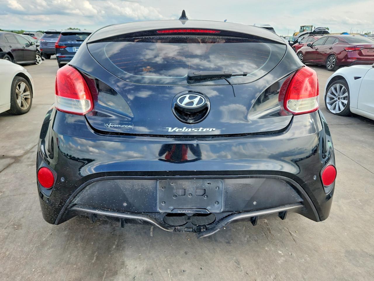 Hyundai VELOSTER Base
