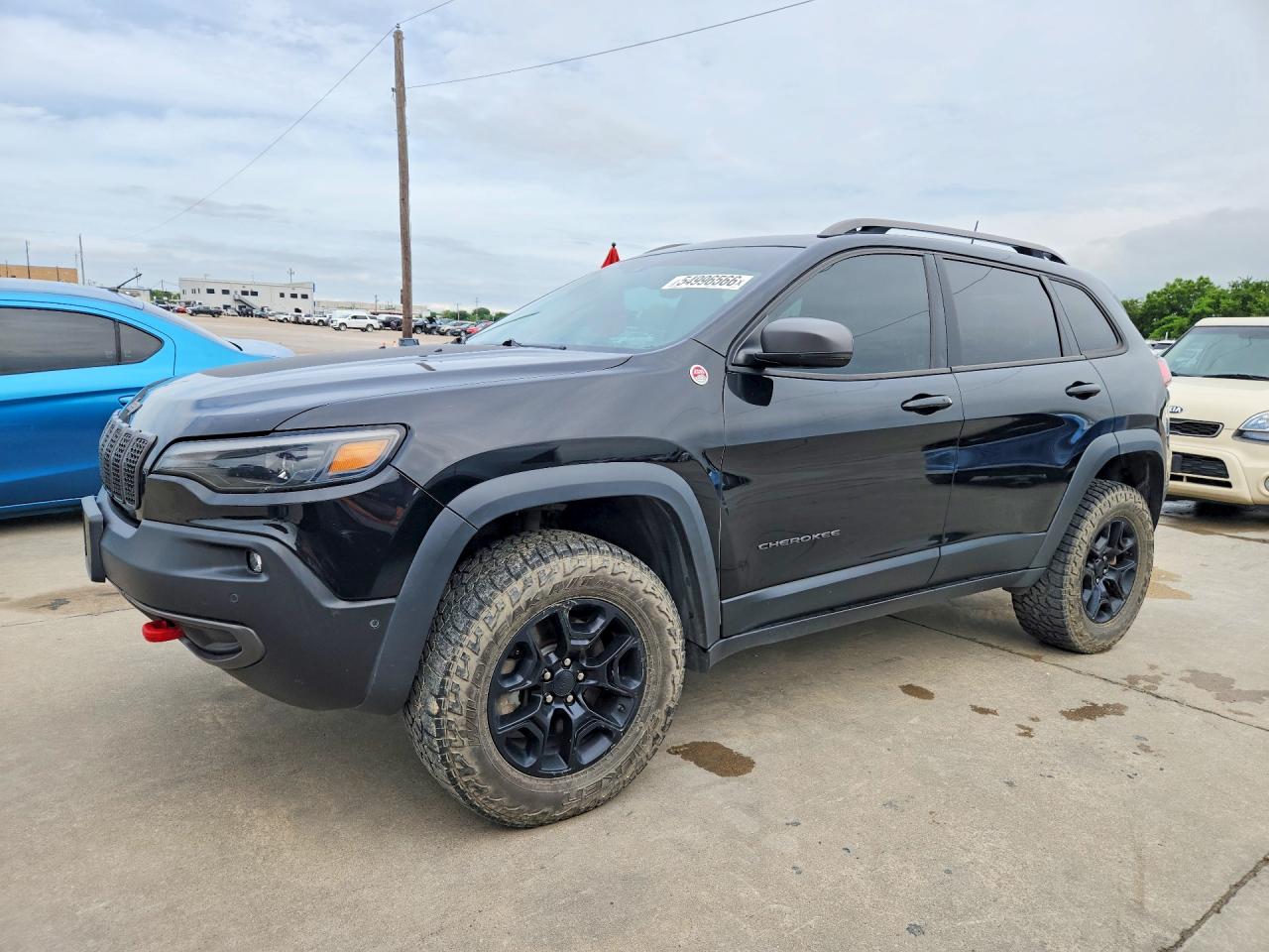 Salvage Jeep Cherokee Image
