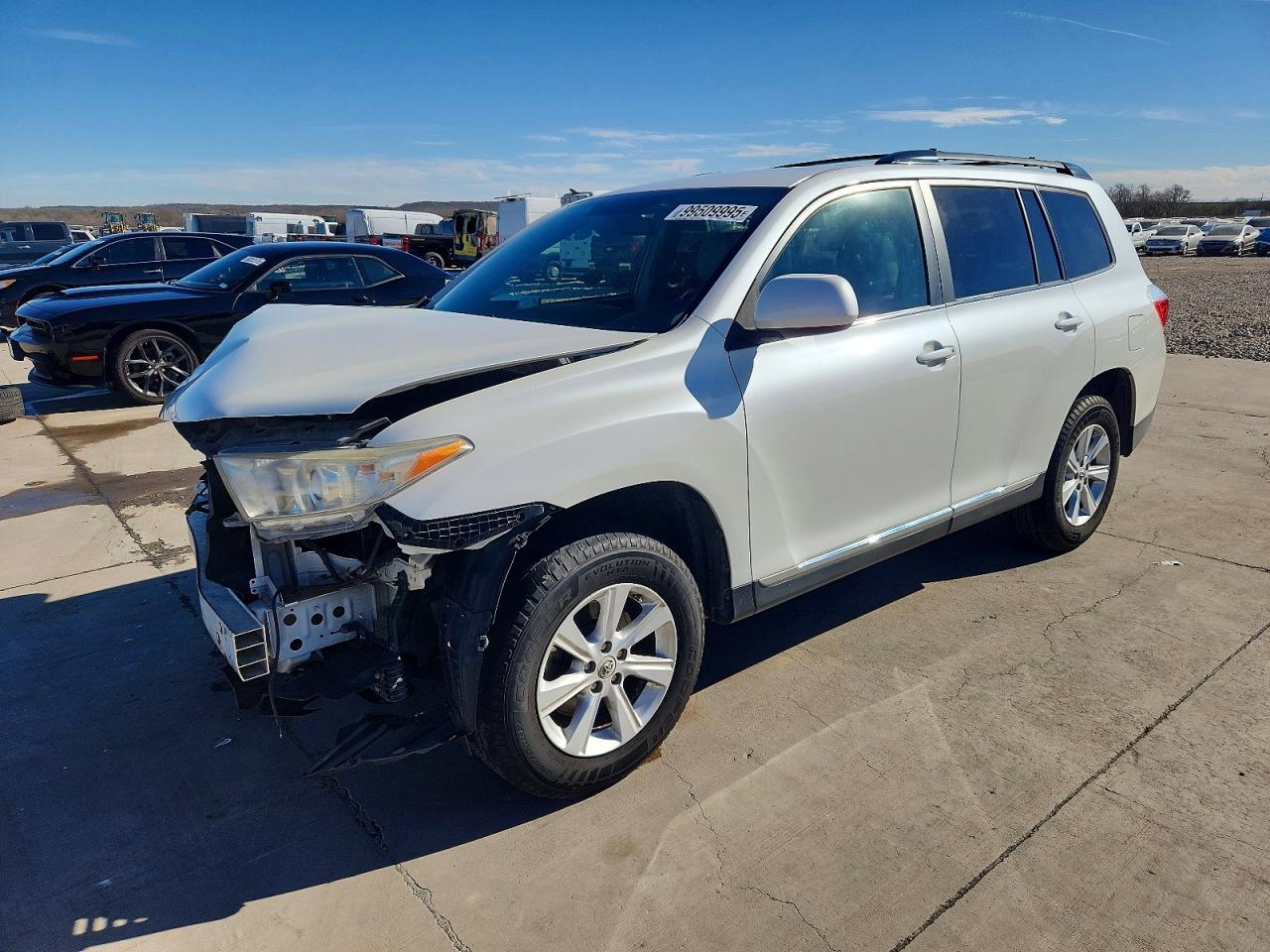 Salvage Toyota Highlander Image