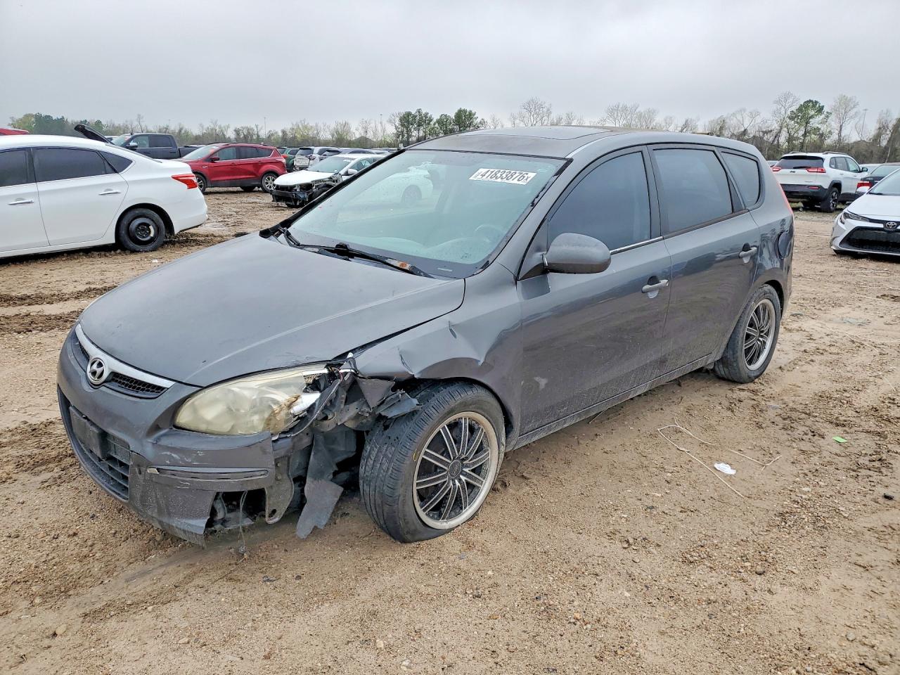 Salvage Hyundai ELANTRA Image