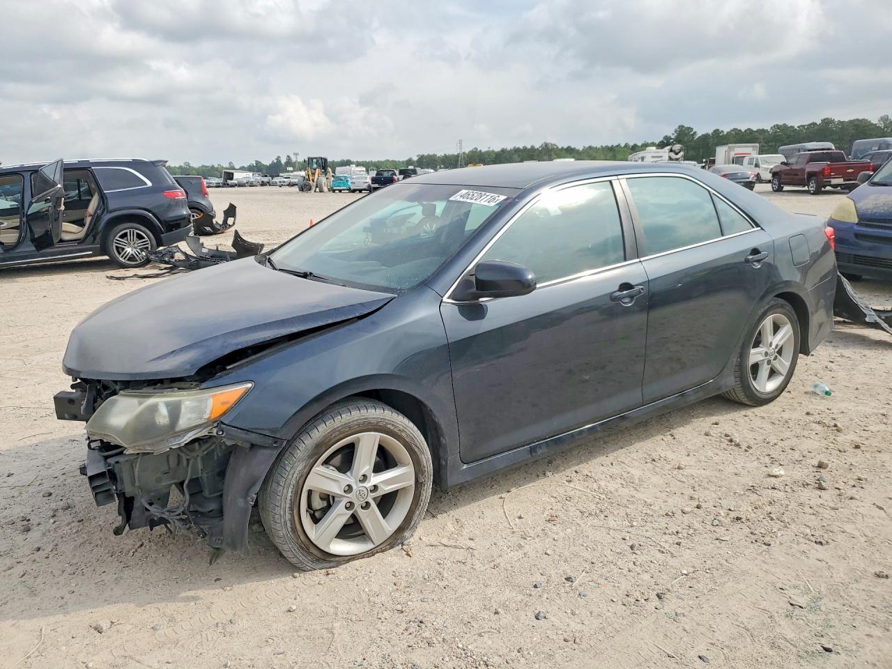 Salvage Toyota Camry Image
