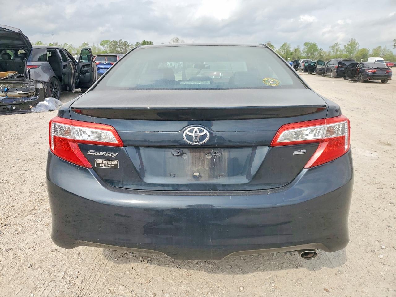 Toyota Camry Se