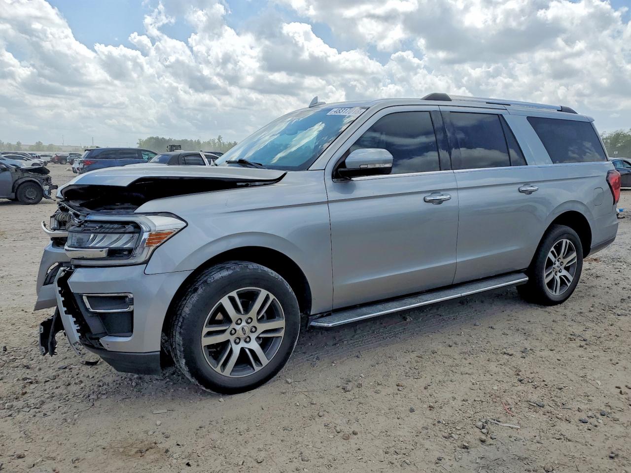 Salvage Ford Expedition Image