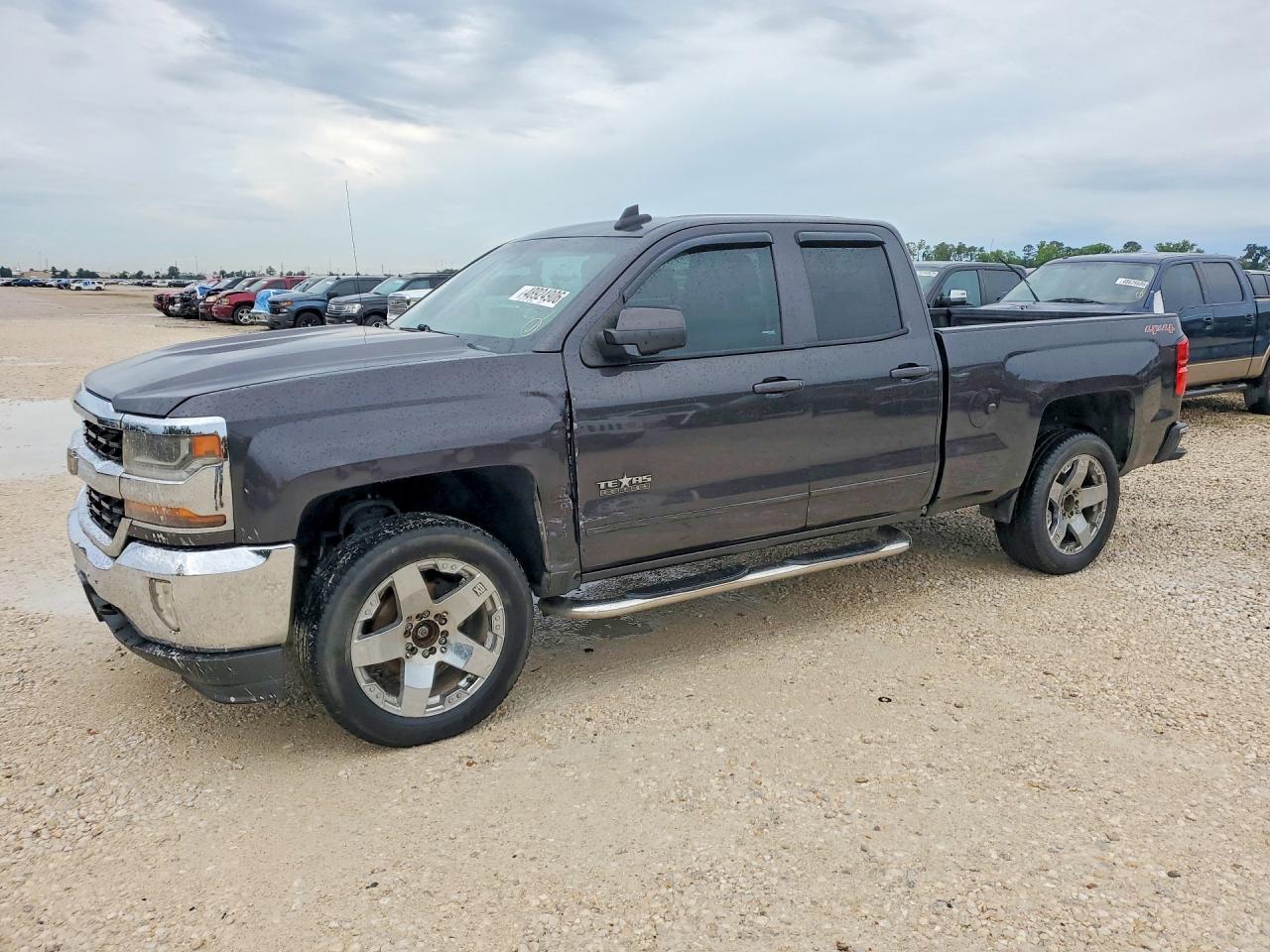 Salvage Chevrolet Silverado Image