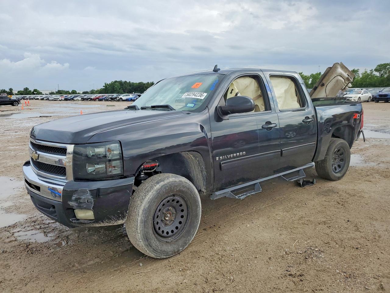 Salvage Chevrolet Silverado Image