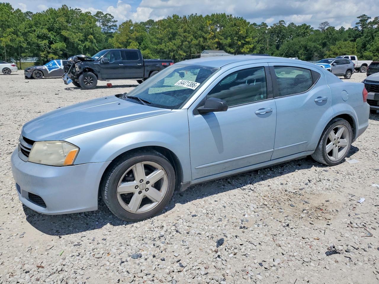 Salvage Dodge Avenger Image