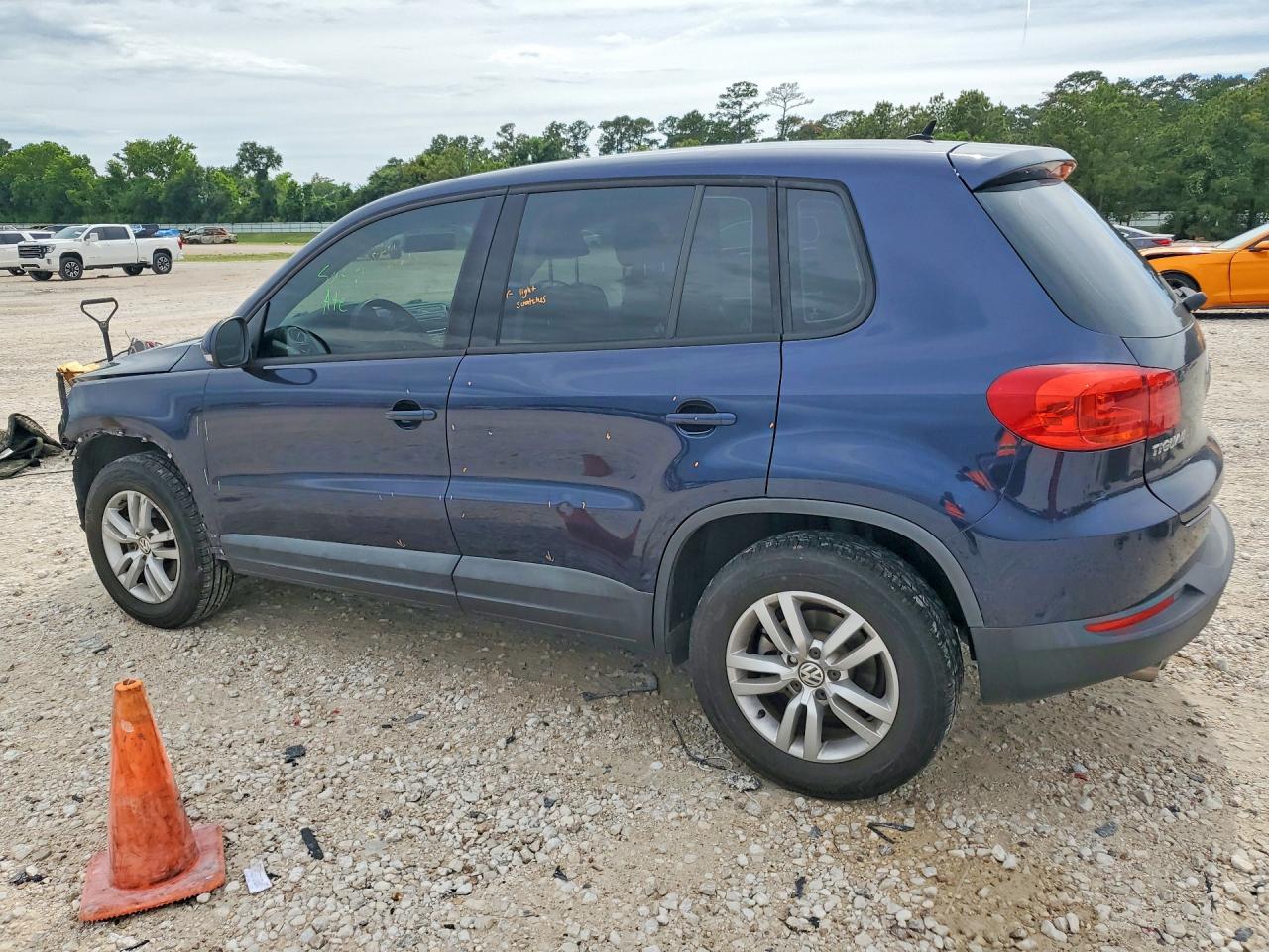 Volkswagen Tiguan S