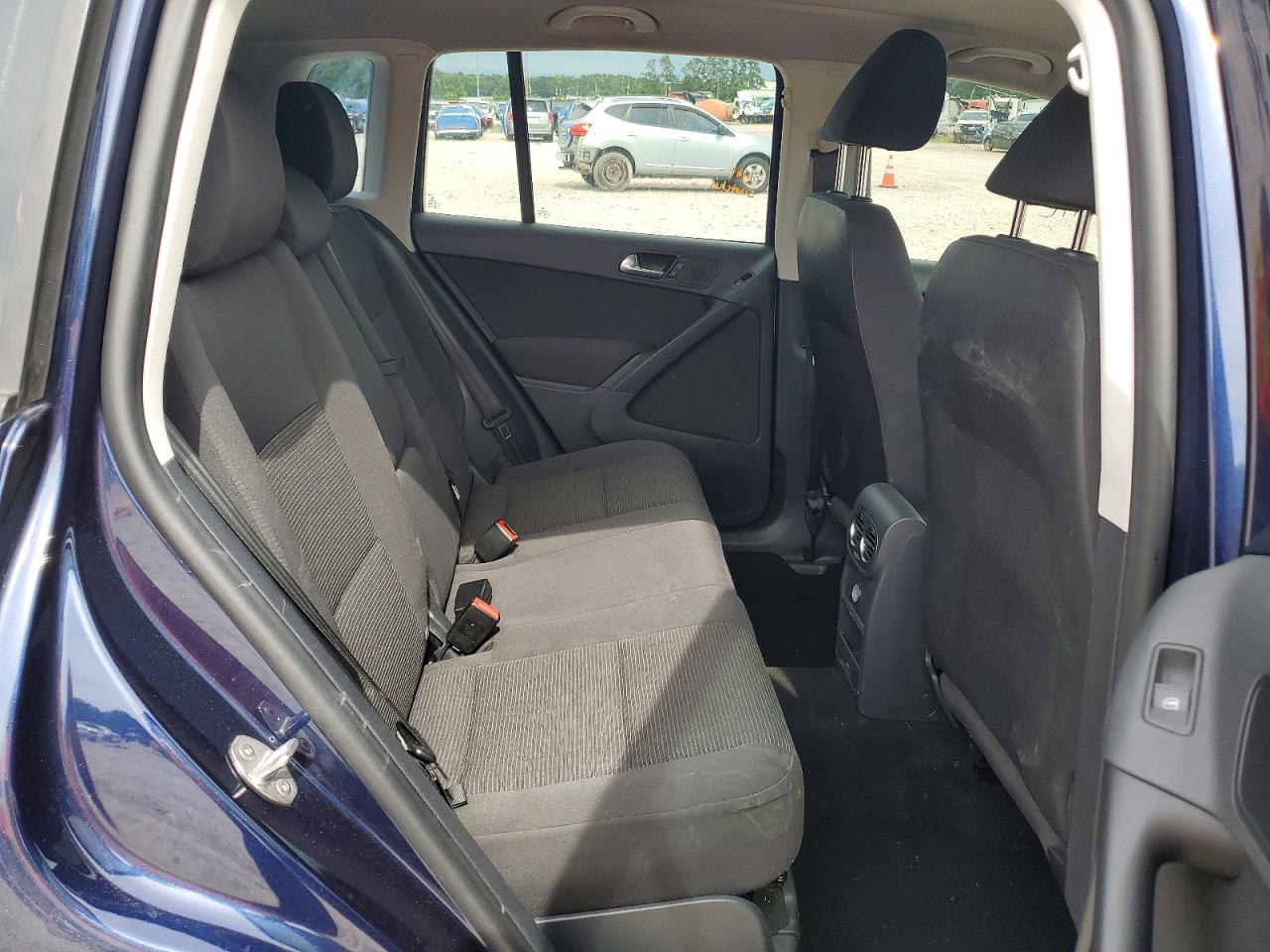 Volkswagen Tiguan S