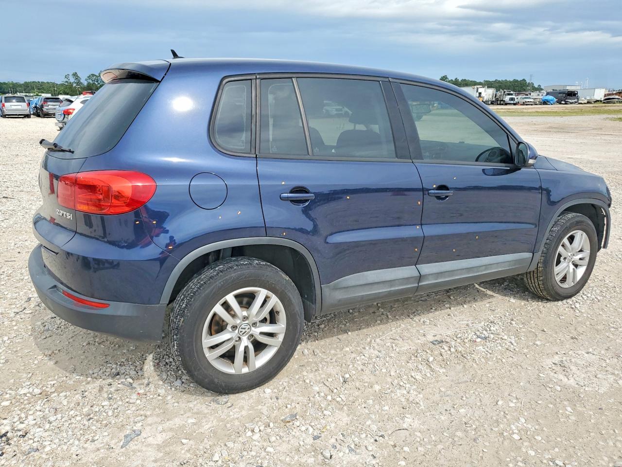 Volkswagen Tiguan S
