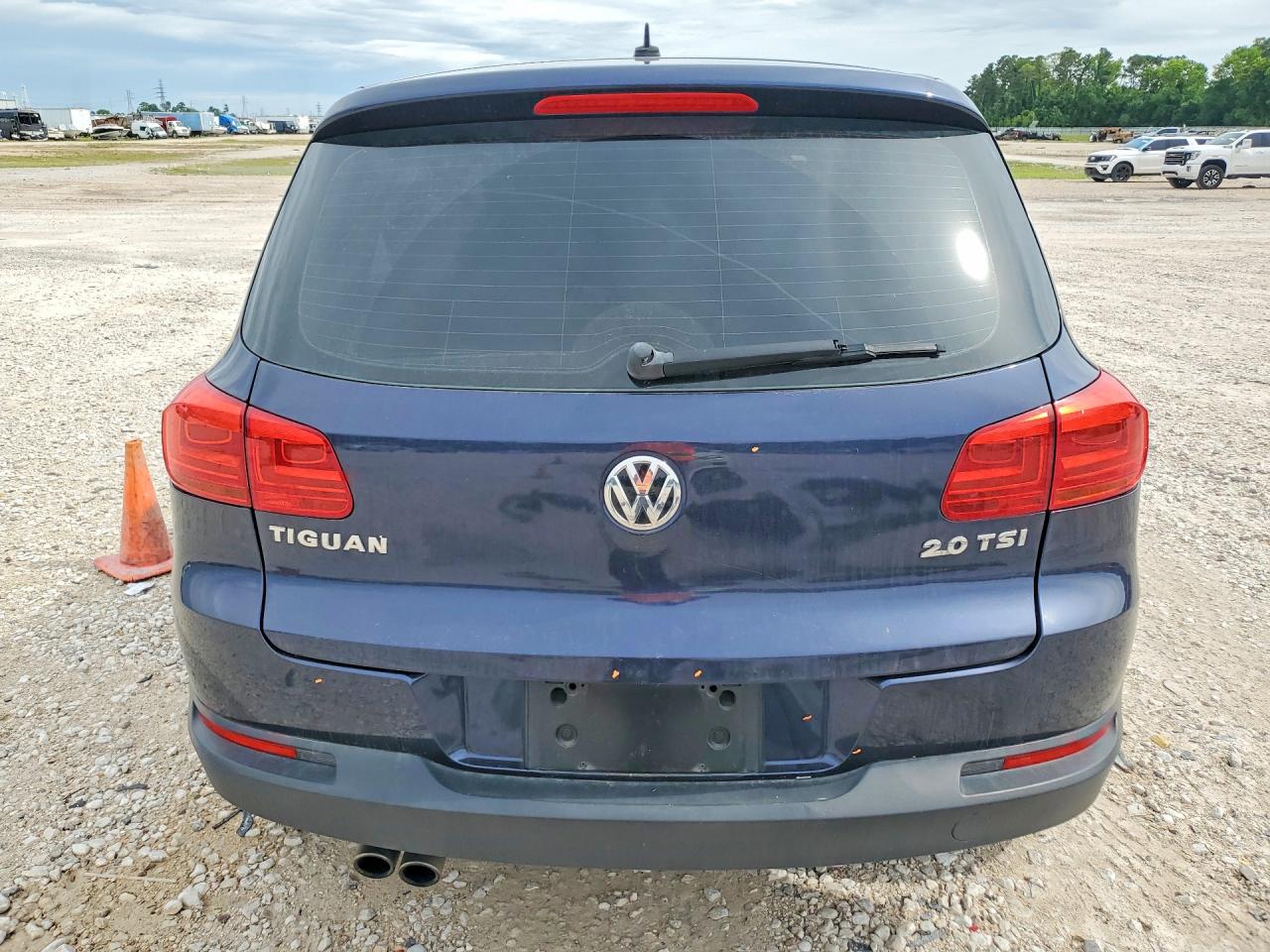 Volkswagen Tiguan S