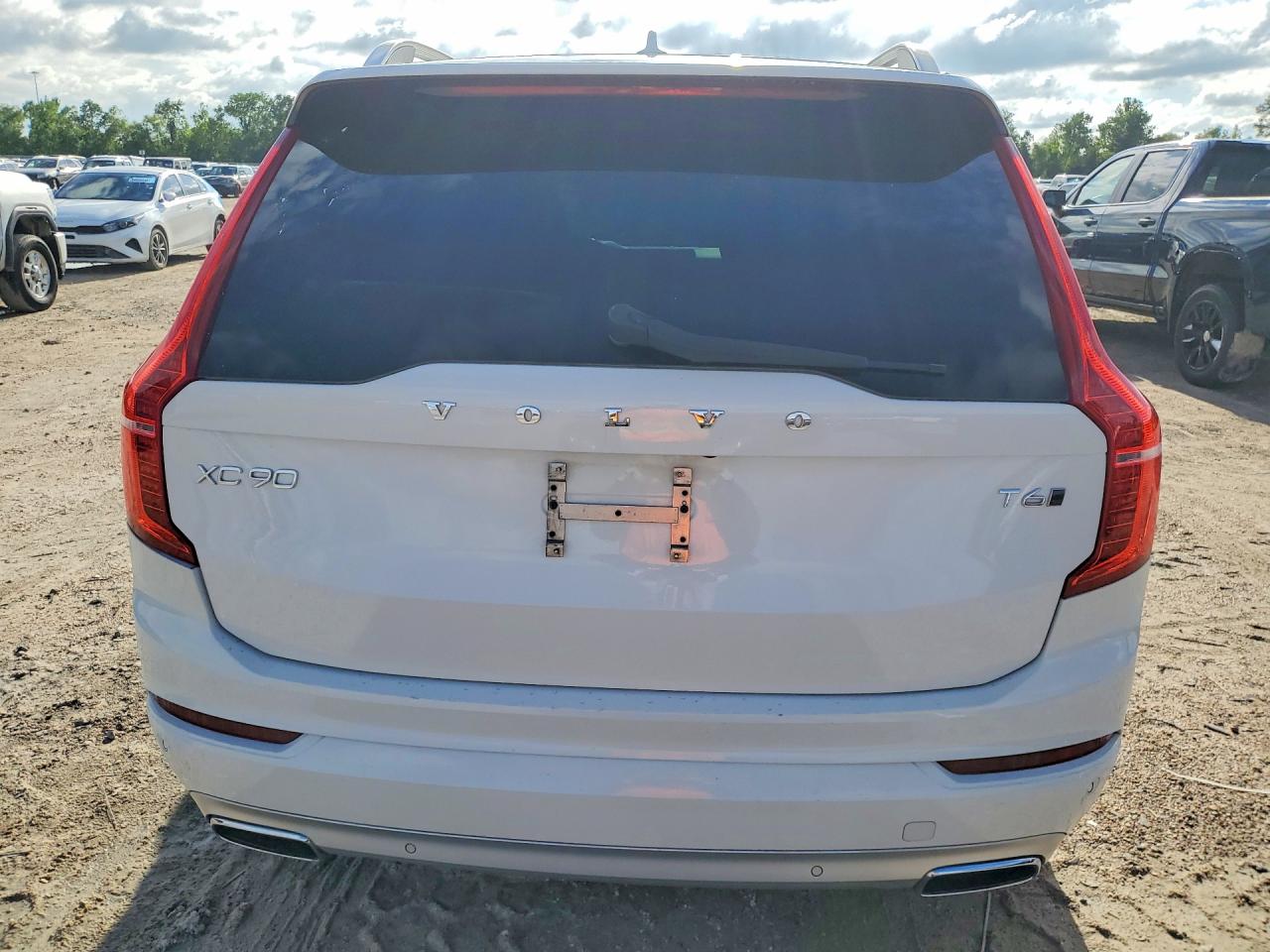 Volvo XC90 T6