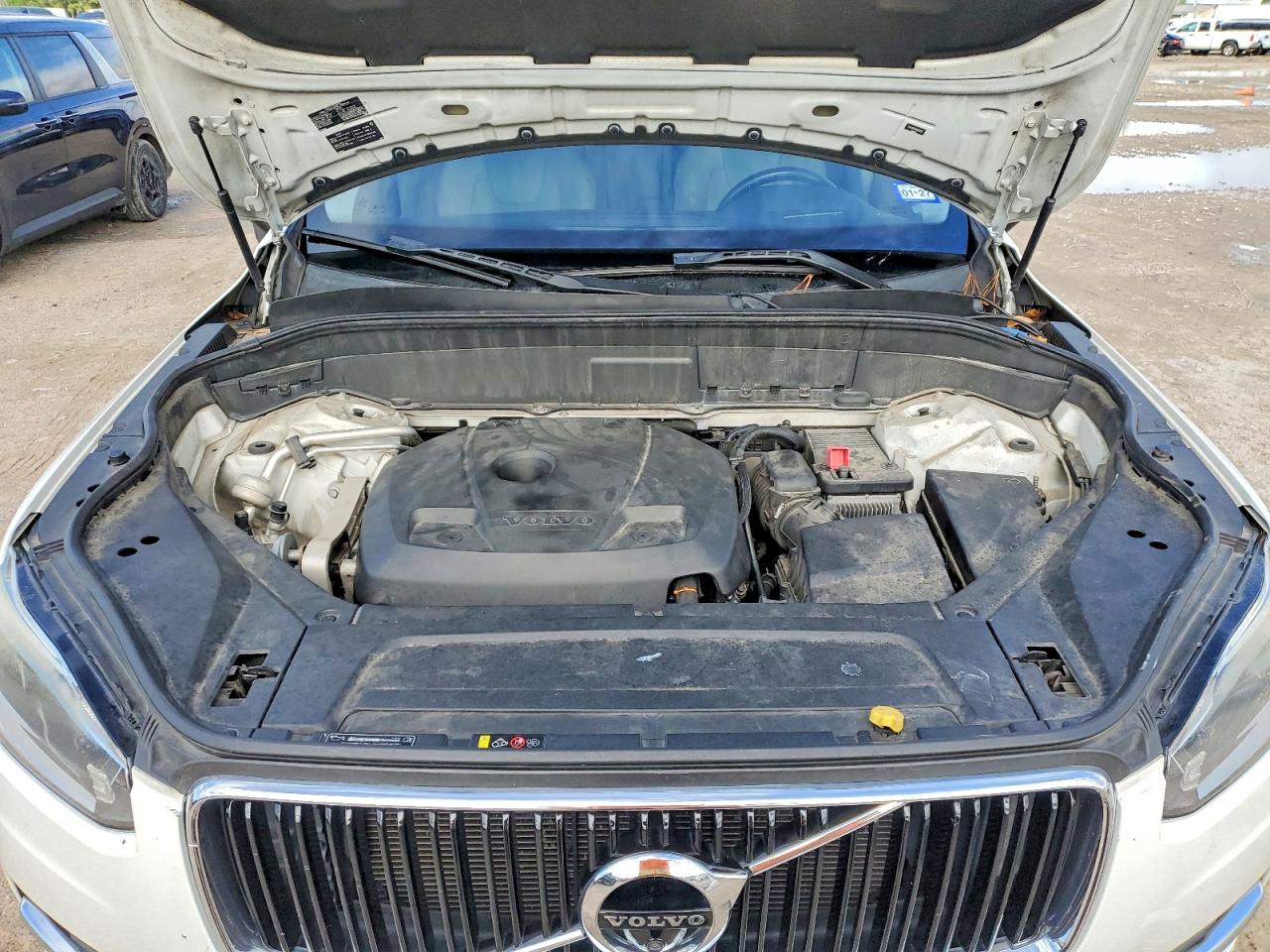 Volvo XC90 T6