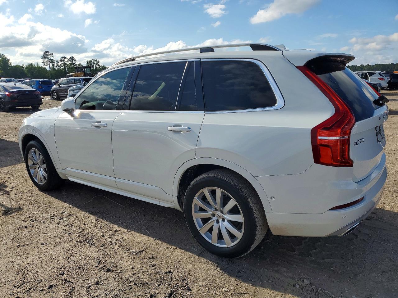 Volvo XC90 T6