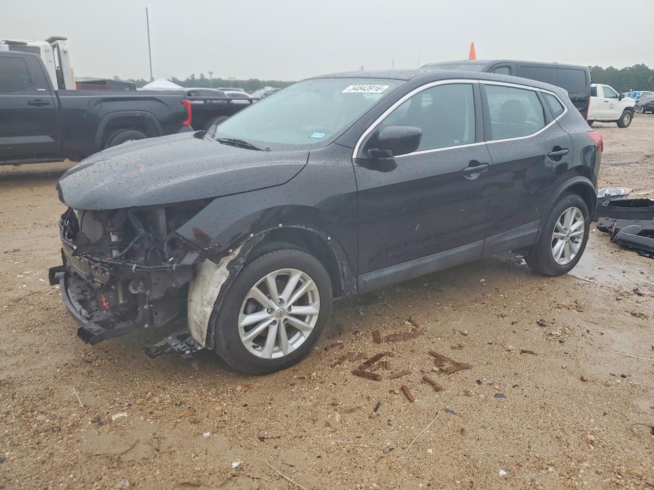 Salvage Nissan Rogue Image