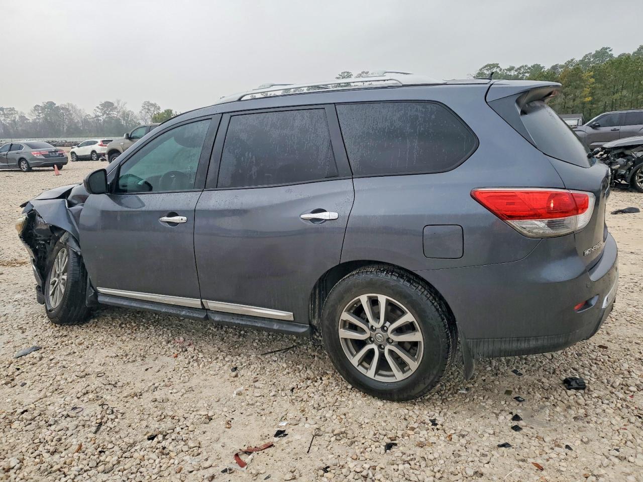 Nissan Pathfinder S