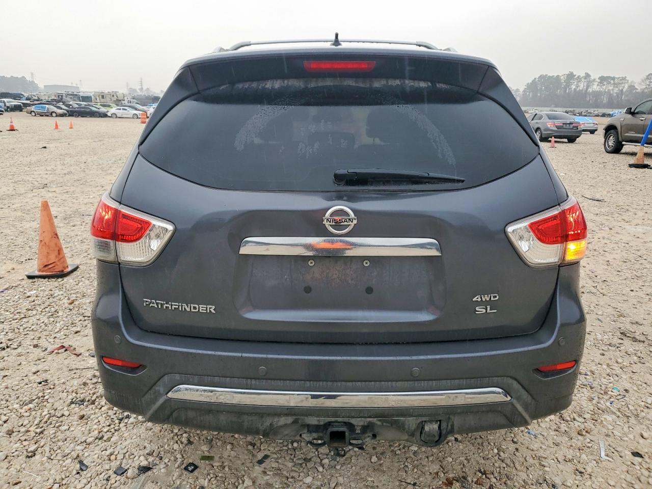 Nissan Pathfinder S