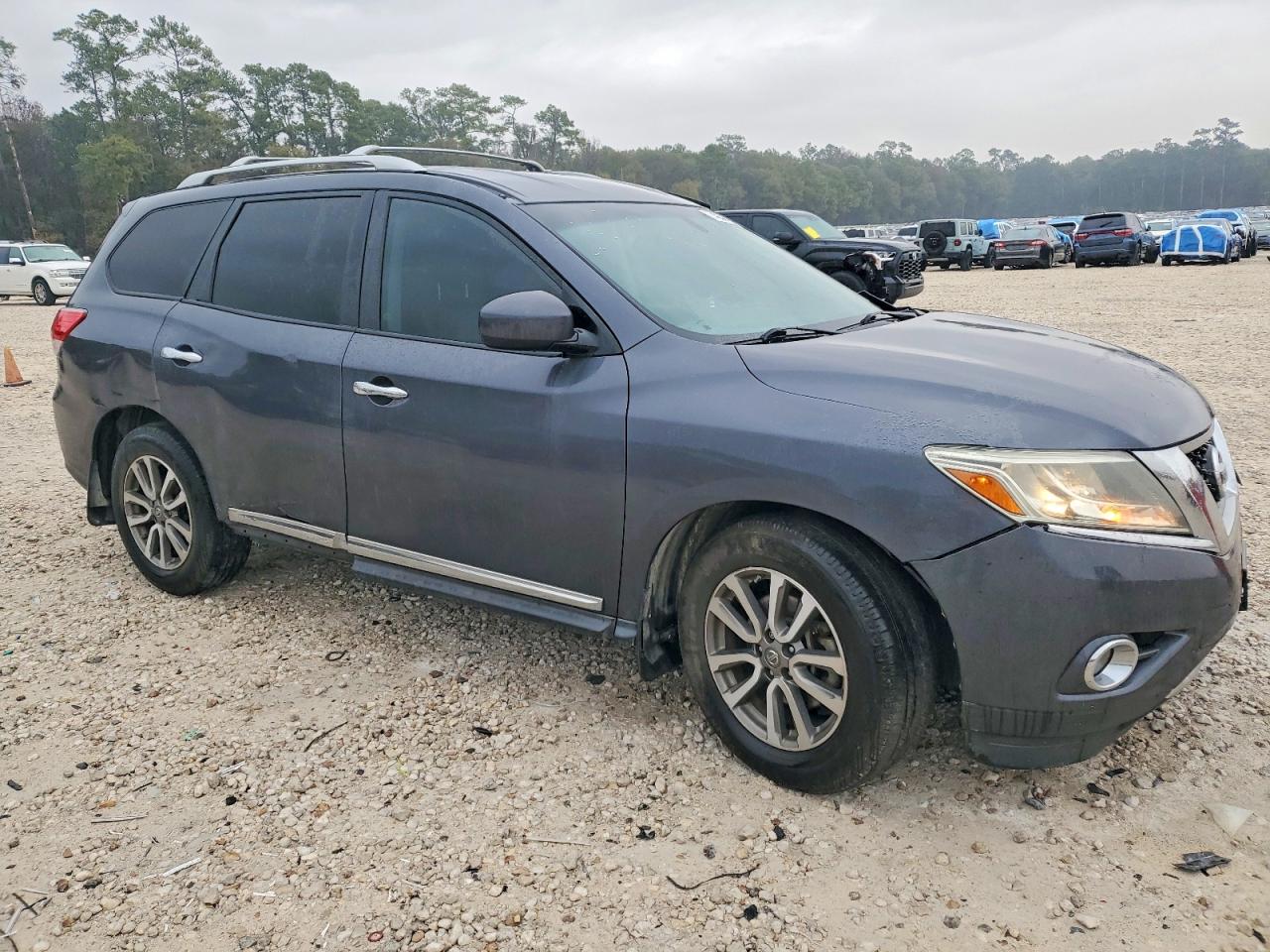 Nissan Pathfinder S
