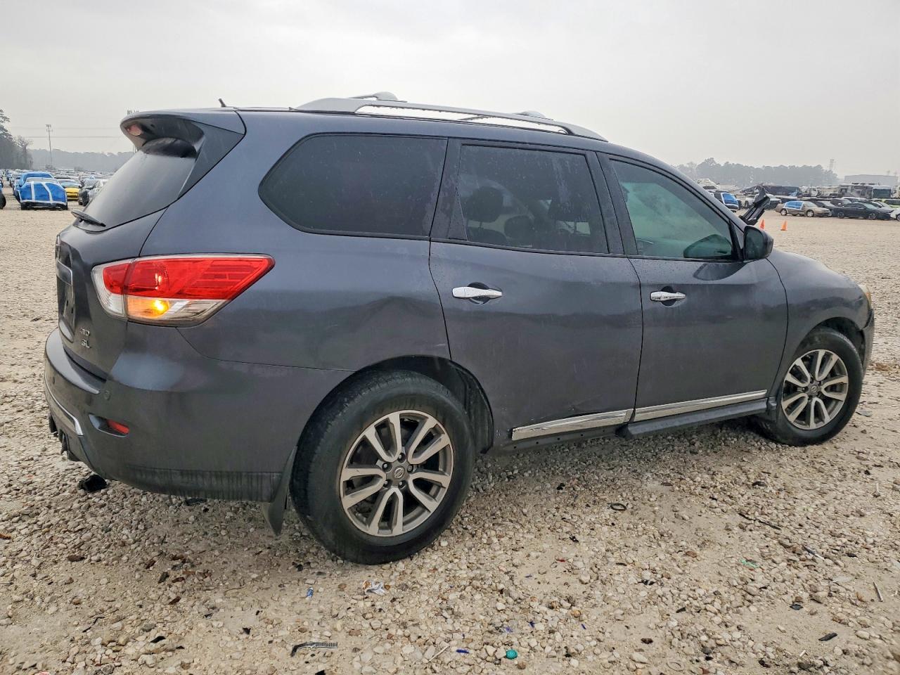 Nissan Pathfinder S