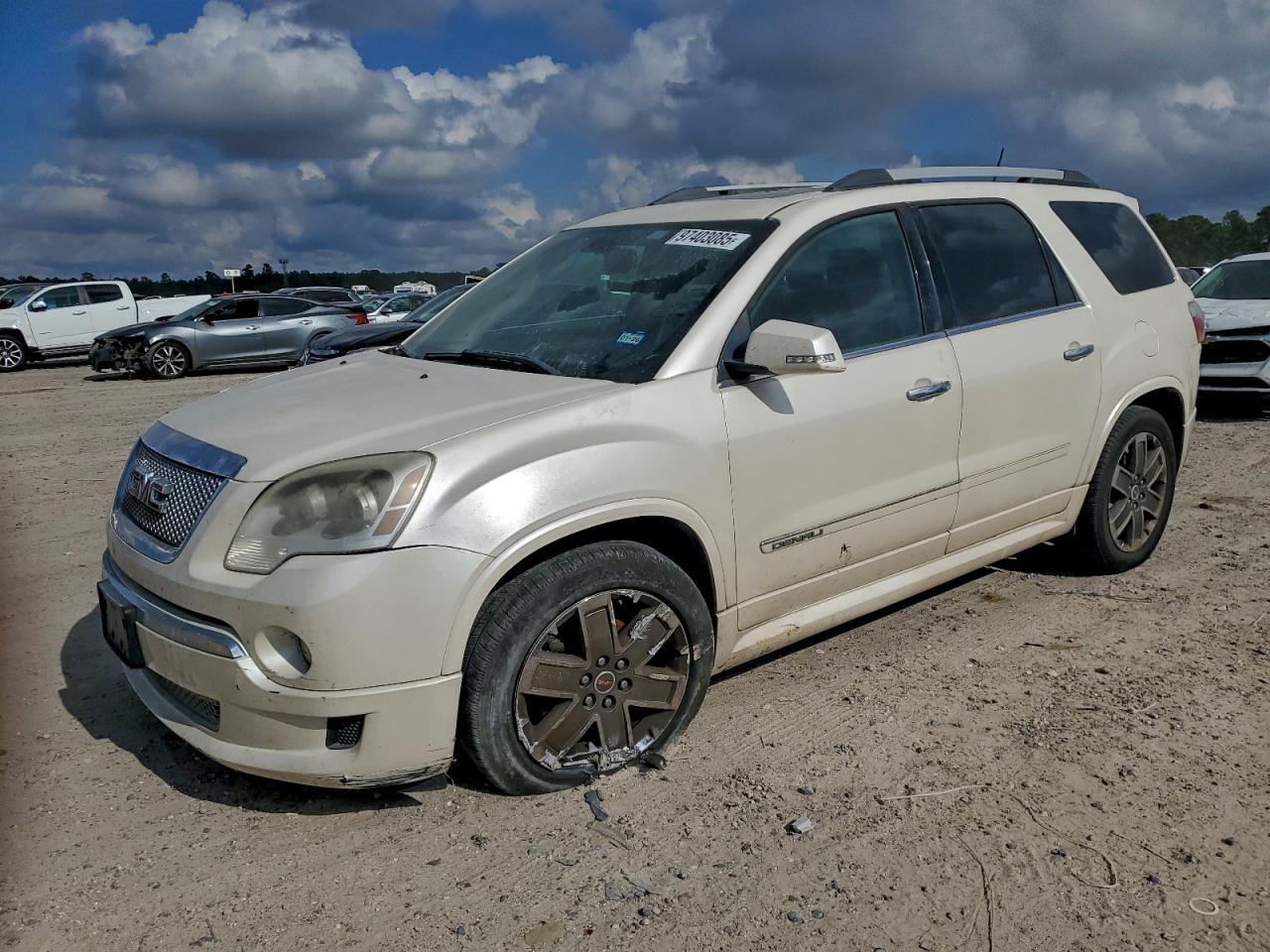 Salvage GMC Acadia Image