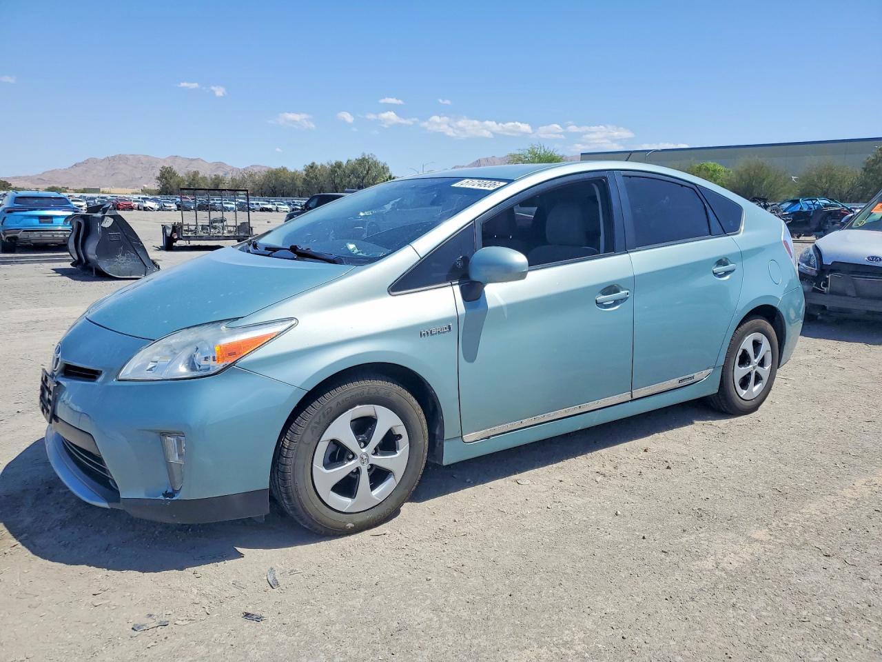 Salvage Toyota Prius Image