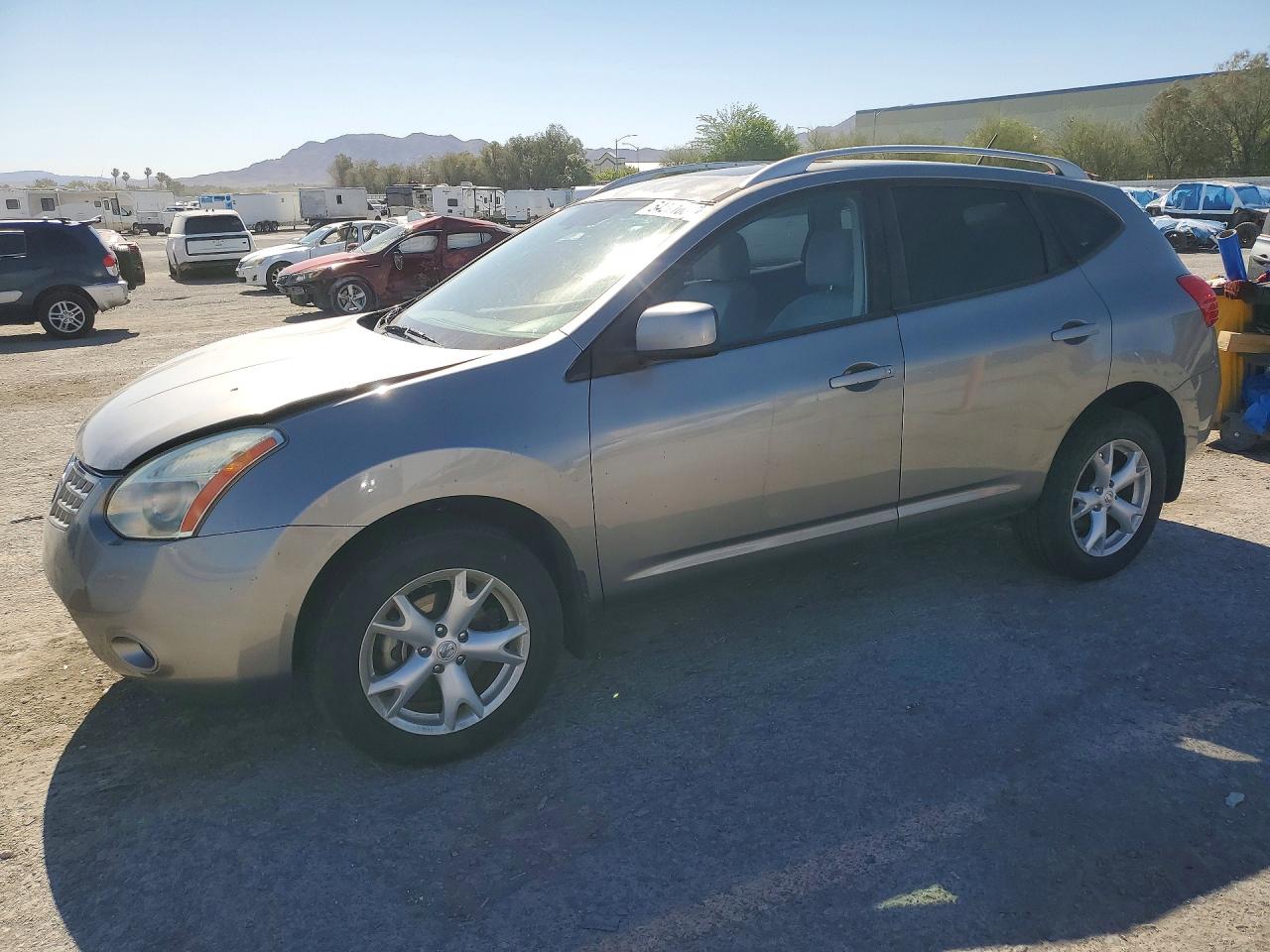 Salvage Nissan Rogue Image