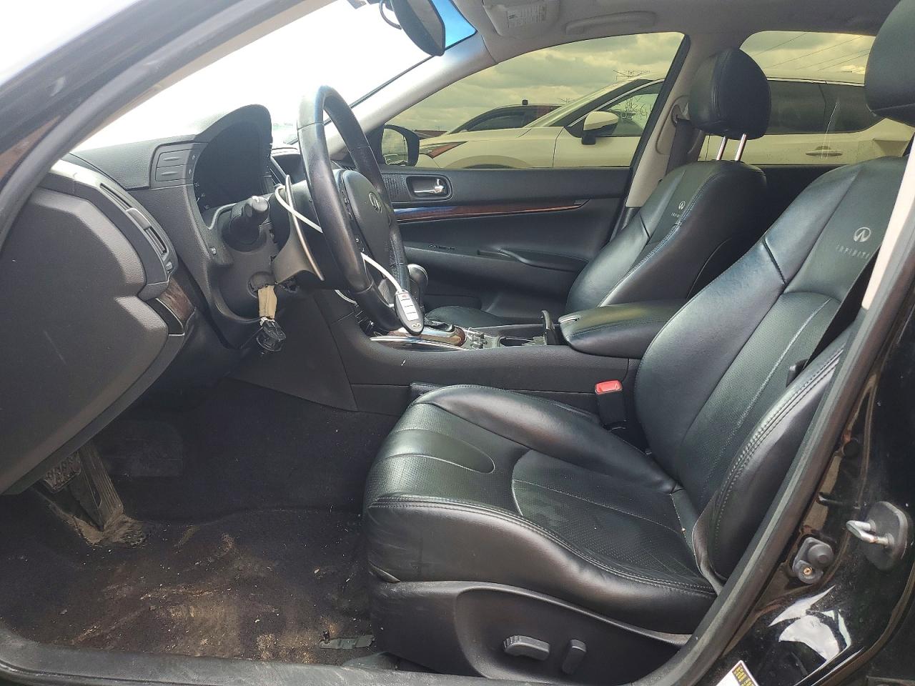 INFINITI G37 X