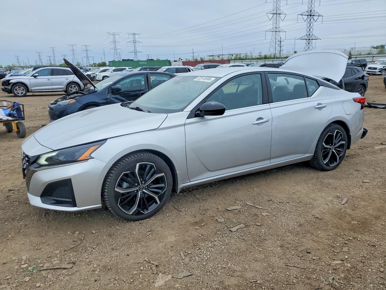 Salvage Nissan Altima Image