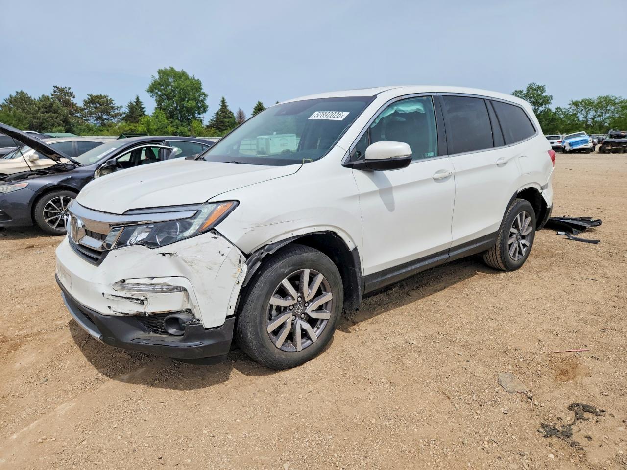 Salvage Honda Pilot Image