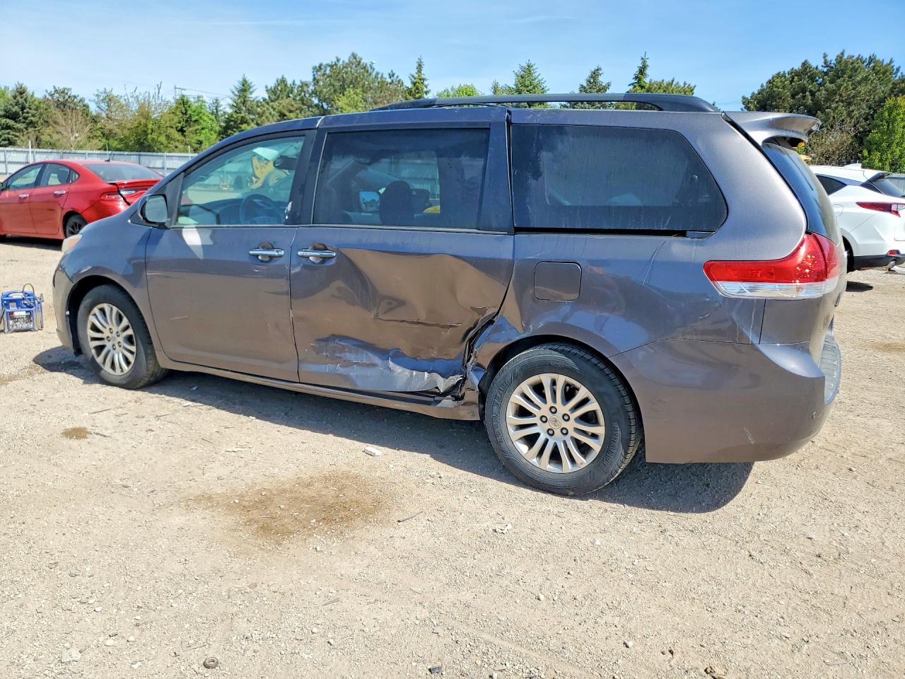 Toyota Sienna Xle 8-passenger