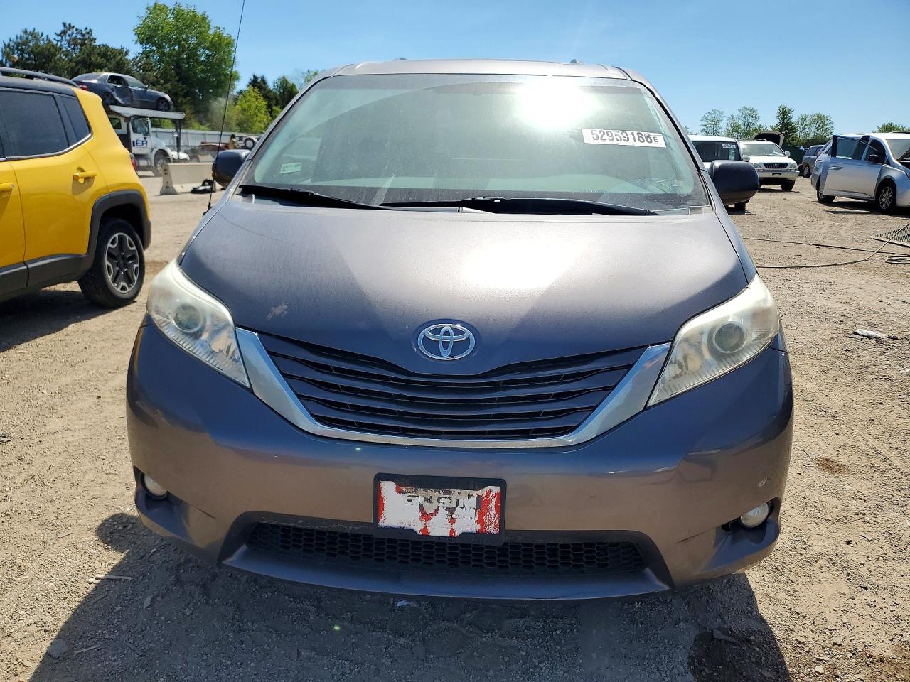 Toyota Sienna Xle 8-passenger