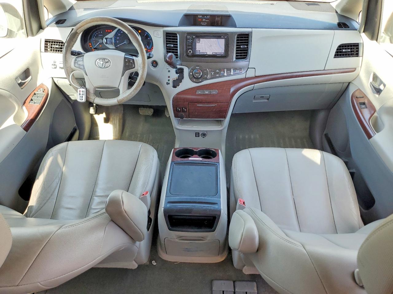 Toyota Sienna Xle 8-passenger